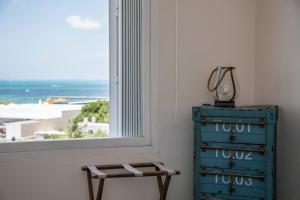 *OCEAN Beachfront 4 BDR with pool by Casa Paraiso*