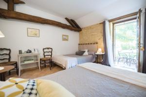 B&B / Chambres d'hotes Les Filolies : Chambre Triple - Vue sur Jardin