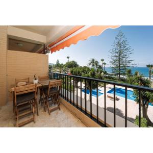 PISO EN LA PLAYA CON PISCINA - 4hvězdičkové hotely ve městě Granada