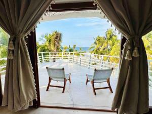 Unique Beachfront Casa Kyma, Pool, San Crisanto, Yucatan