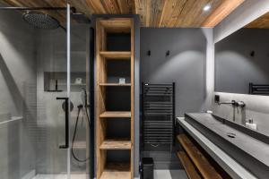 Chalets Chalet UltreIa - Un chalet d'exception 6 chambres pour 14 personnes 300m² St Martin de Belleville MAE-6024 : photos des chambres