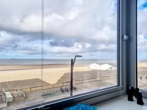 Luxe app Knokke-Heist met strand cabine - Zuidzande