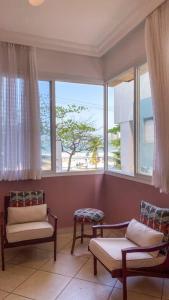 Apartamento de frente para o mar na Pitangueiras