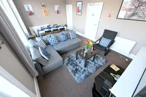 STUNNING 3 Bedroom Serviced Flat IN North London - Hornsey