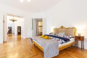 Royal Apartment by Charles Bridge view of Saint Nicholas Church