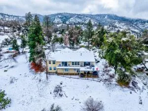 VIEWS, 2 HOMES, Sleeps 19, Spa, Games, EV, Firepit - Coarsegold