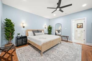 4BR for 10, Near Ark, High-Tech Kitchen, Parking!