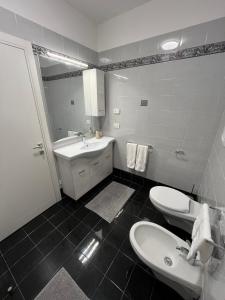 B&B Alessandro Private Room & Bathroom in shared apartment