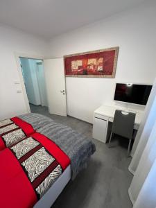 B&B Alessandro Private Room & Bathroom in shared apartment