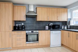 Wow BooK ME 9 beds 25 Baths CONTRACTORS,FAMILY!