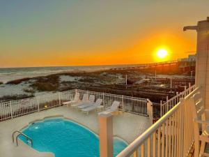 Dolphin View Duplex Side A - Beachfront Heated Pool -Gulf Shores Alabama - Near The Hangout