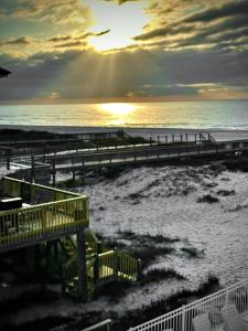 Dolphin View Duplex Side A - Beachfront Heated Pool -Gulf Shores Alabama - Near The Hangout