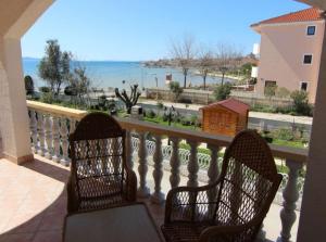 Apartments by the sea Privlaka, Zadar - 22380