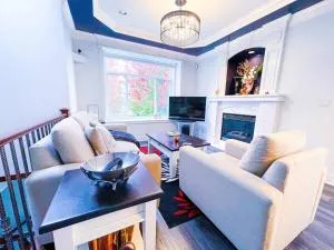 Free Breakfast 3BR Oasis Minutes From Downtown Metrotown - Burnaby