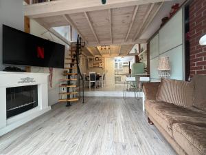 Domek z Netflixem i konsolą PS4, Bezpłatny Parking