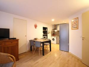 Appartements Charmant T2 Bis avec Wi-Fi, Proche Thermes et Commodites a La Bourboule - FR-1-608-266 : photos des chambres