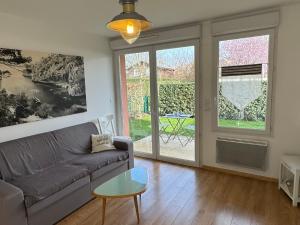 Appartement Moderne T2, Rez-de-Jardin, Proche Plage et Centre Ville, Parking, Wifi, Animaux Acceptés - FR-1-487-362