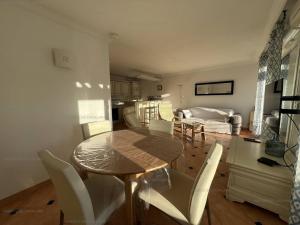 T3 climatisé avec piscine, tennis, proche plage à Cavalaire - FR-1-100-330