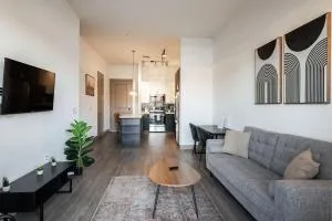 Modern CozySuites on the Town Lake waterfront 12 - Marlborough Park