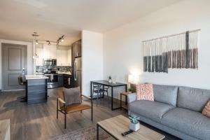 Modern CozySuites on the Town Lake waterfront 15