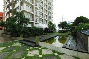 Flat CAMI: Scandustrial Design 1-BR w Balcony