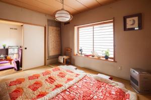 川と森の静かな街に朝陽の見える部屋 無料駐車場