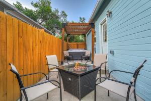 Baby Blue - Hot Tub Easy Access to Top Locations