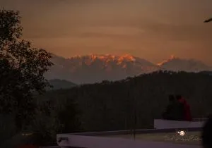 Saanjh Binsar, Himalaya ka Dwaar - Hawālbāgh