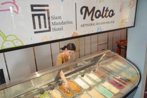 Siam Mandarina Hotel - Free BKK Airport Shuttle