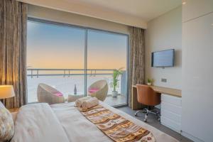 Hostie Asita - Studio Apartments with Pvt Kitchenette, Noida