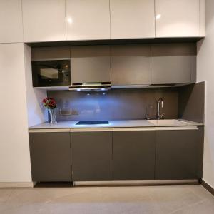 Yamuna View Studio Apartments with Pvt Kitchenette, near Indraprastha Apollo and Max Hospital Noida