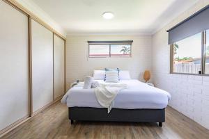 Bella Rose Beach House - 3 BR - 5min to Beach