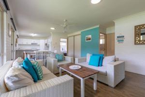 Bella Rose Beach House - 3 BR - 5min to Beach