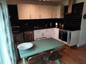 St Margarets 2-Bed Chalet - Sleeps 4 & Pets ok