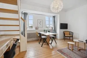 Come Stay 2BR Lejlighed nær Centrum & Togstation - Svenstrup