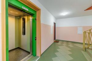 Lighthouse Cosy Apartment by BookingHost