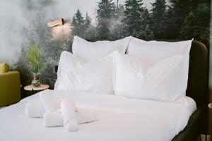 Forest MistPlaza AFI Mall