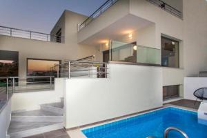 Luxury Rikas Villa - private pool