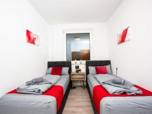 Livemore24 - Apartment 3 in Duisburg WLAN - Smart-TV - 24-7 Check-in und Küche