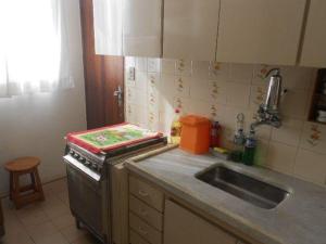 apto. prainha martim de sá 2 dor. pé na areia