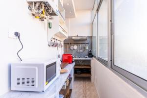 GuestHost - Hospital Riuniti - Lovely Apartment with Parking!