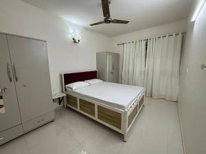 Dazzling Pool Front 2 BHK ,Zennova Stays, 5 Mins from Dabolim Airport