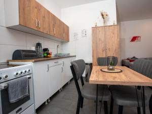 Serviceroom24 - Apartment 3 in Recklinghausen Hoch WLAN - Smart-TV - 24-7 Check-in und Küche
