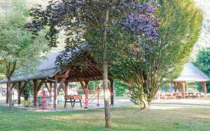 Campings Camping Pradelongue : photos des chambres