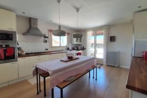 Maisons de vacances Lavande- Family Villa with Pool near Pezenas : photos des chambres