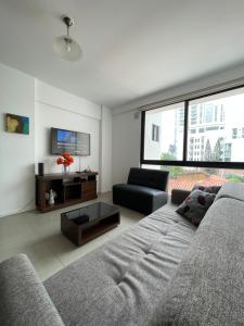 ¡ACOGEDOR DEPTO. DE 2 DORMITORIOS CON PISCINA!