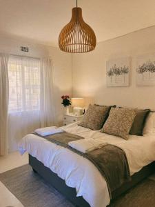 Couples Cove: Luxe Getaway w jetted bath & views