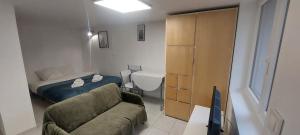 Les ruisseaux, studios avec terrasse et jardin