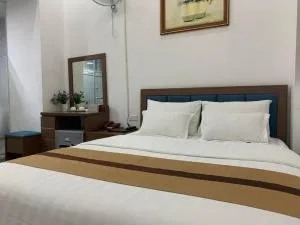 Duc Long Hotel - Văn Trì