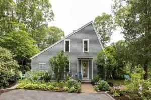 Stay On The Cape Vacation Rentals: Contemporary Saltbox In New Seabury - New Seabury